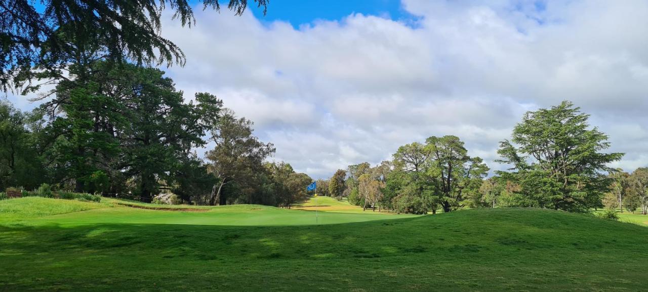 Shepparton Golf Motel Luaran gambar